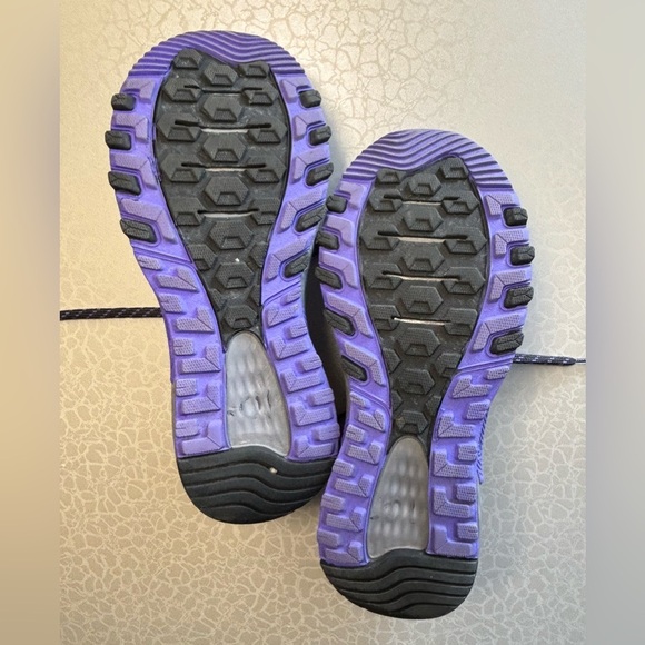 New Balance | Women's 410 V8 Trail Running Shoe. Size: 9 - Picture 6 of 15